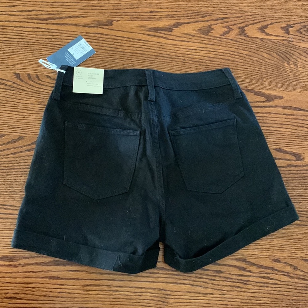 Universal Thread shorts - Picture 2 of 3